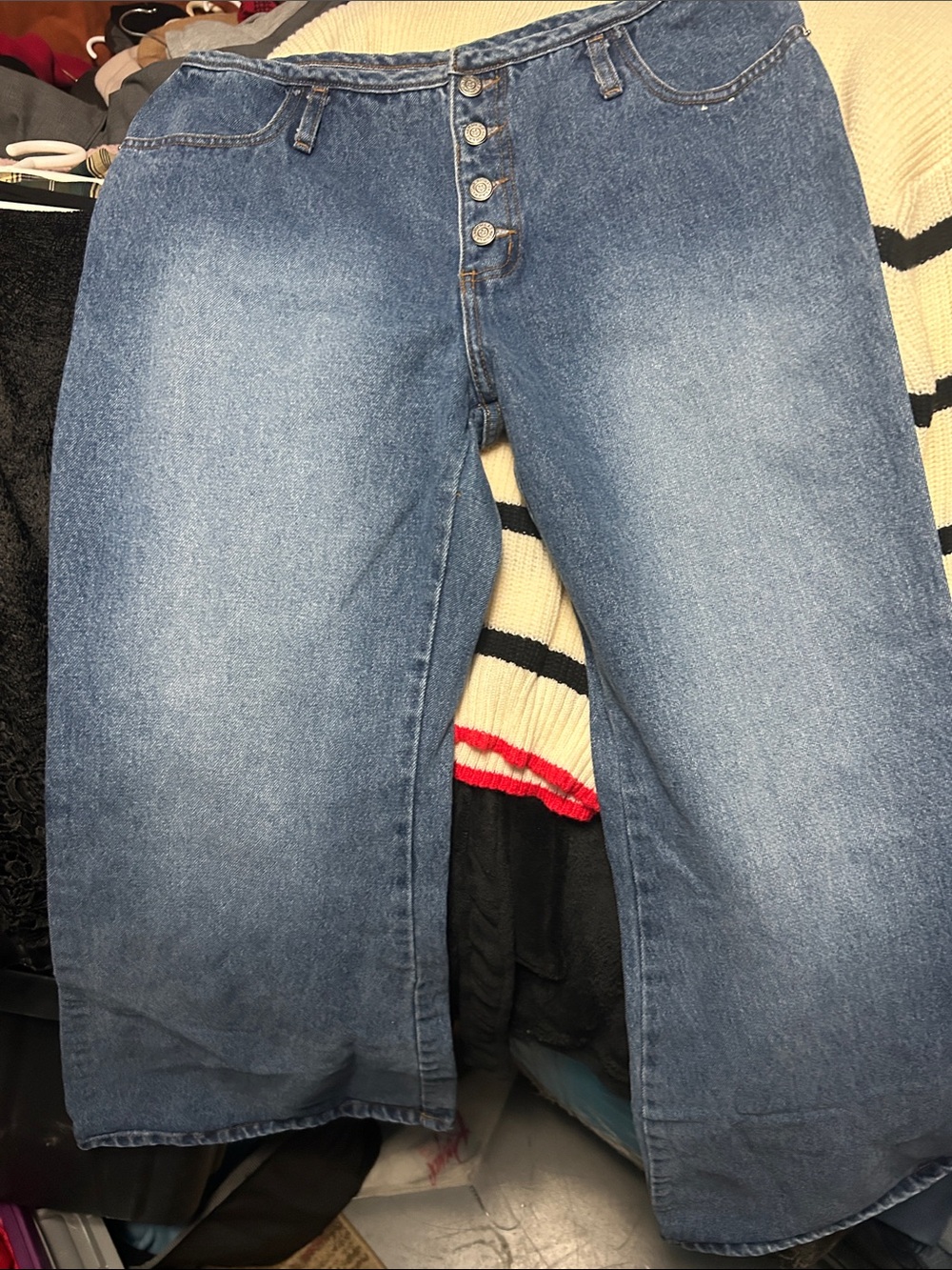 Button-Front Wide Leg Women's Jeans in Medium Blue